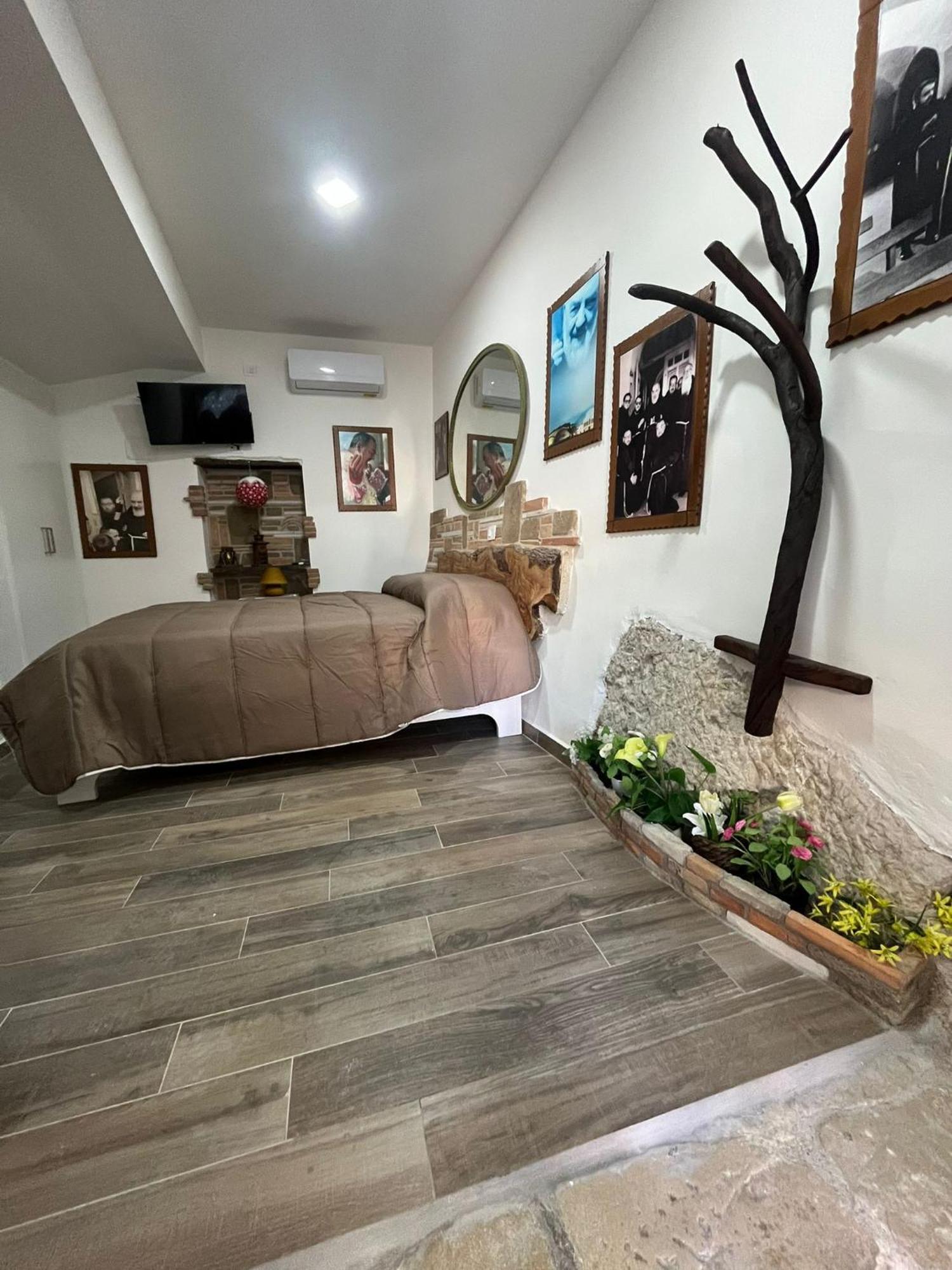 Dimora Forgione B&B - Pietrelcina Kültér fotó